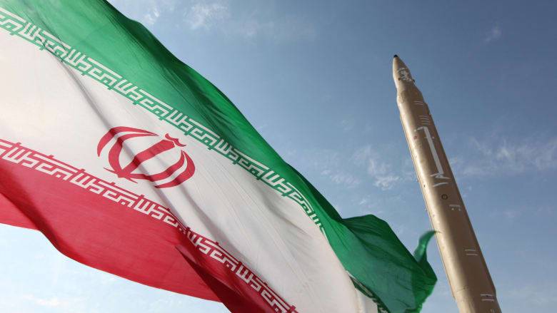 طهران تتوعد بكسر الحصار البحري وتلوّح بالتصعيد في بحر عُمان