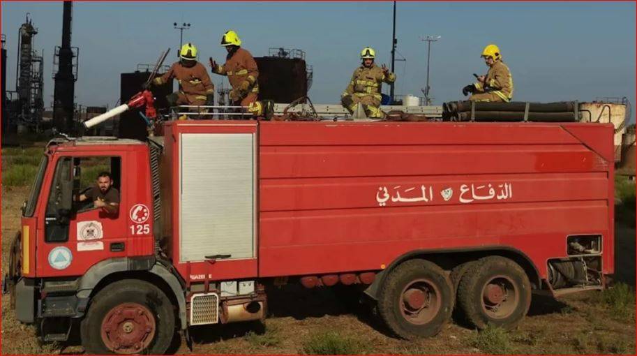 الدفاع المدني يفتح طريق راشيا – الماري بعد الغارة مساء أمس