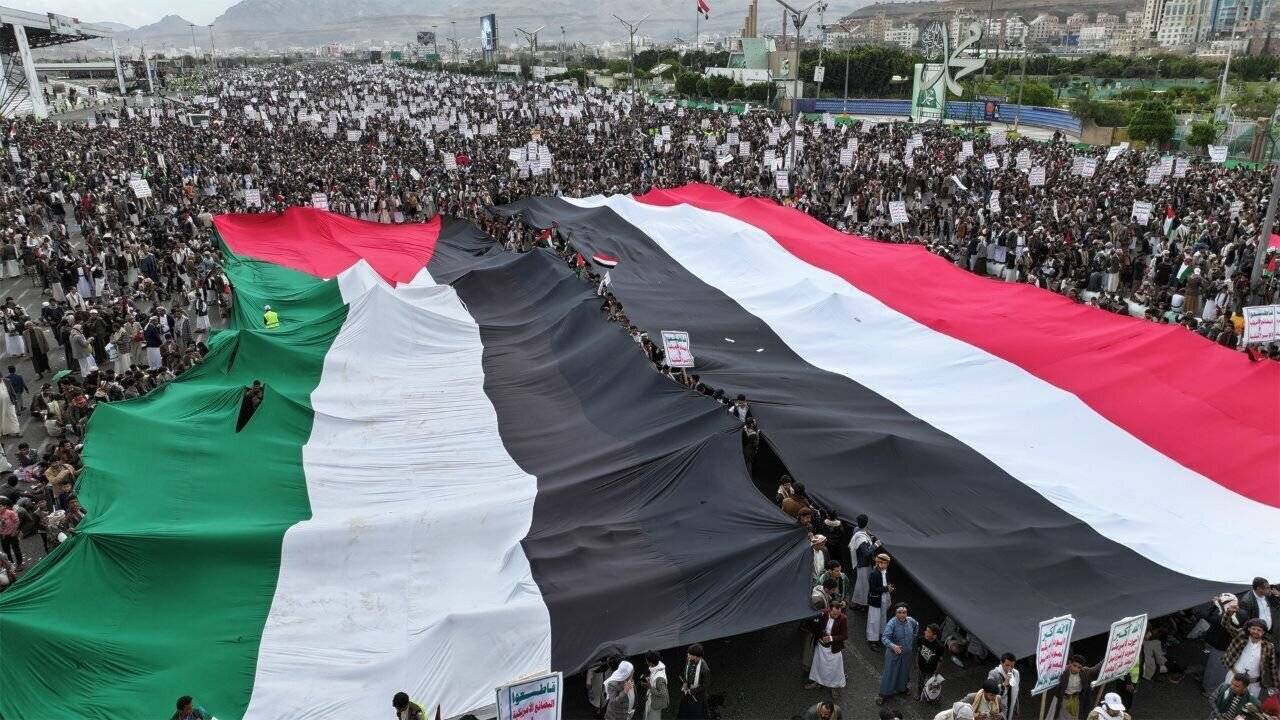 مسيرة حاشدة في اليمن دعماً لغزة ولبنان والأقصى