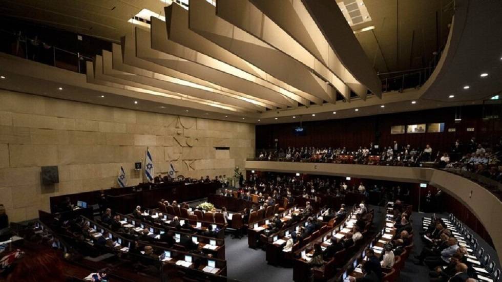 المعارضة الإسرائيلية تدعو لحل الكنيست وانتخابات مبكرة