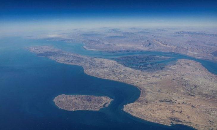 وكالة مهر: أصوات انفجارات في جزيرة قشم الإيرانية