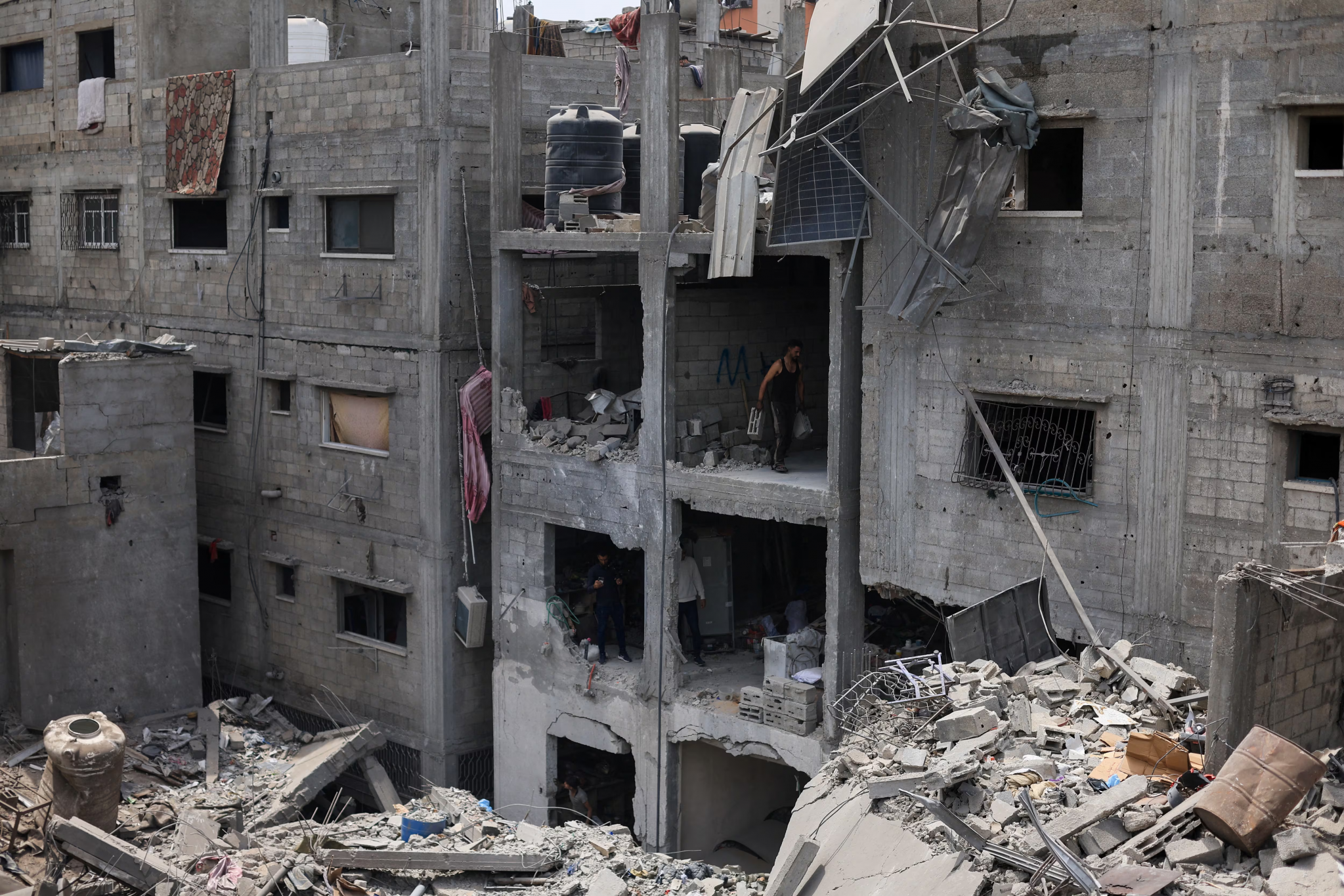 استشهاد صياد فلسطيني وإصابة 7 في غارات إسرائيلية على غزة