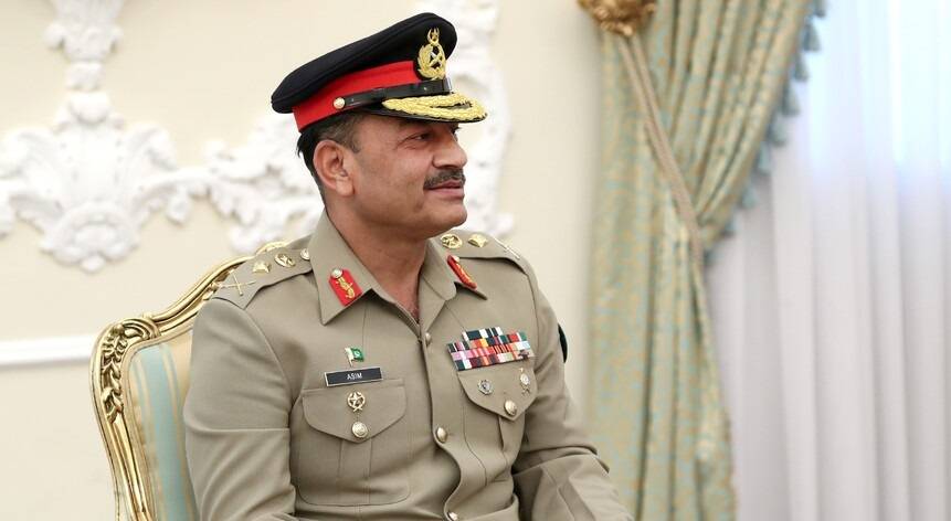 رسائل تهديد أميركية لايران نقلها قائد الجيش الباكستاني