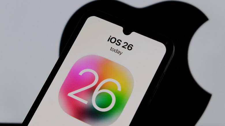 iOS 26 يربك المستخدمين: فقدان أحرف وأخطاء في النصوص