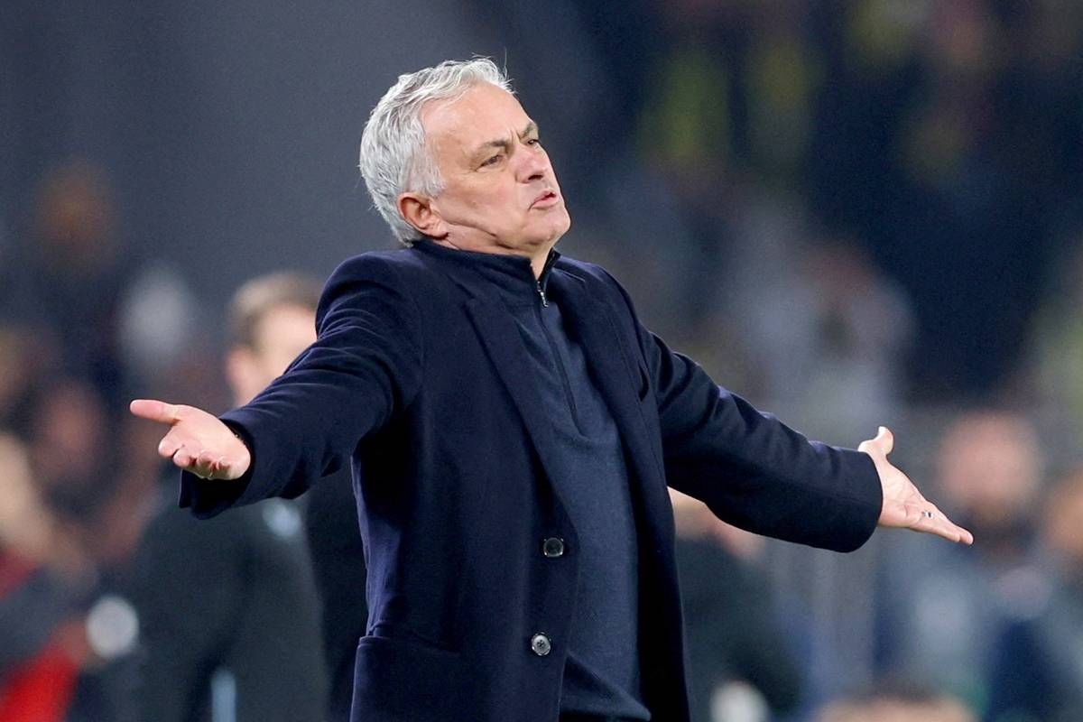 ما هي آخر تطورات الاتصالات بين  مورينيو وريال مدريد ؟!
