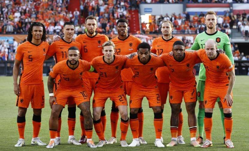 مفاجآت مدوية في قائمة هولندا لكأس العالم