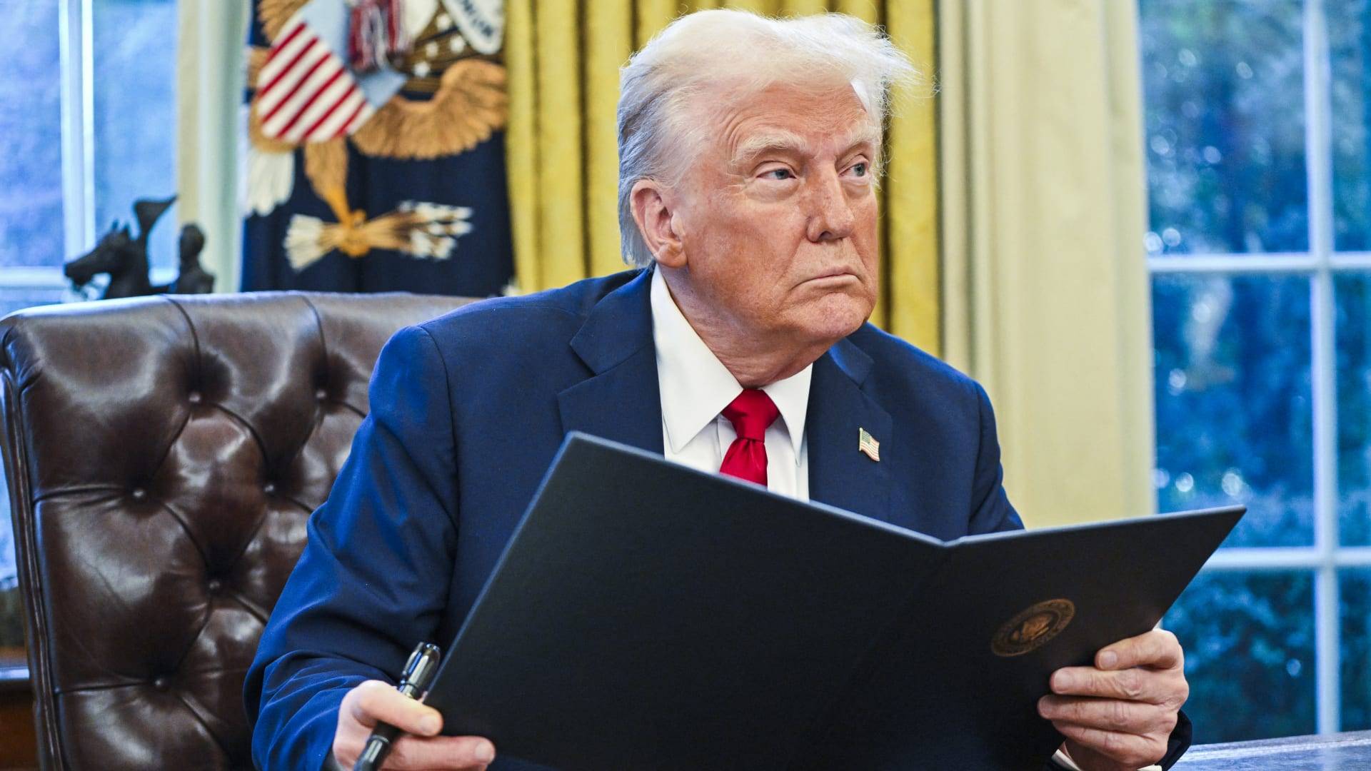 لمناقشة الملف الايراني...ترامب يترأس اجتماعا وزاريا في كامب ديفيد