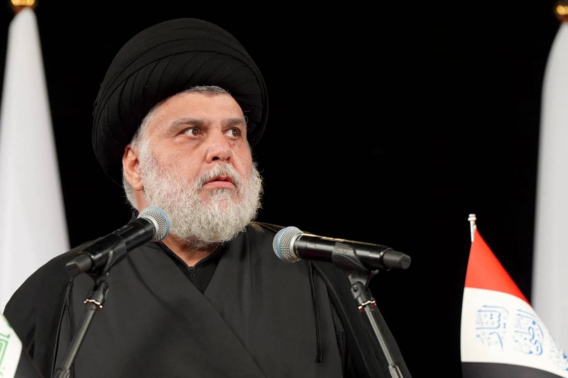 مقتدى الصدر يعلن انفكاك سرايا السلام عن التيار والتحاقها بالدولة العراقية