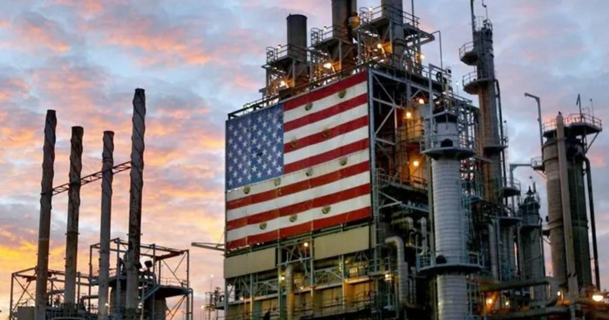 النفط الأميركي يهبط لأدنى مستوى منذ 2024
