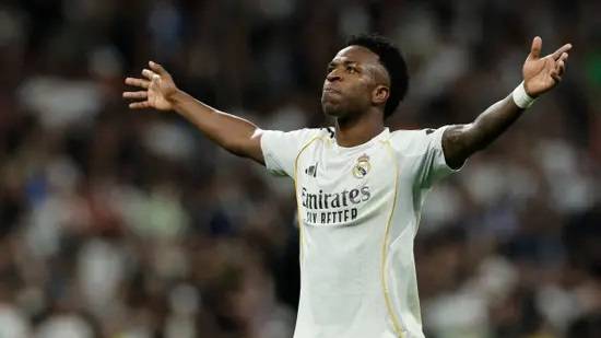 فينيسيوس يحسم الجدل حول تجديد عقده مع ريال مدريد