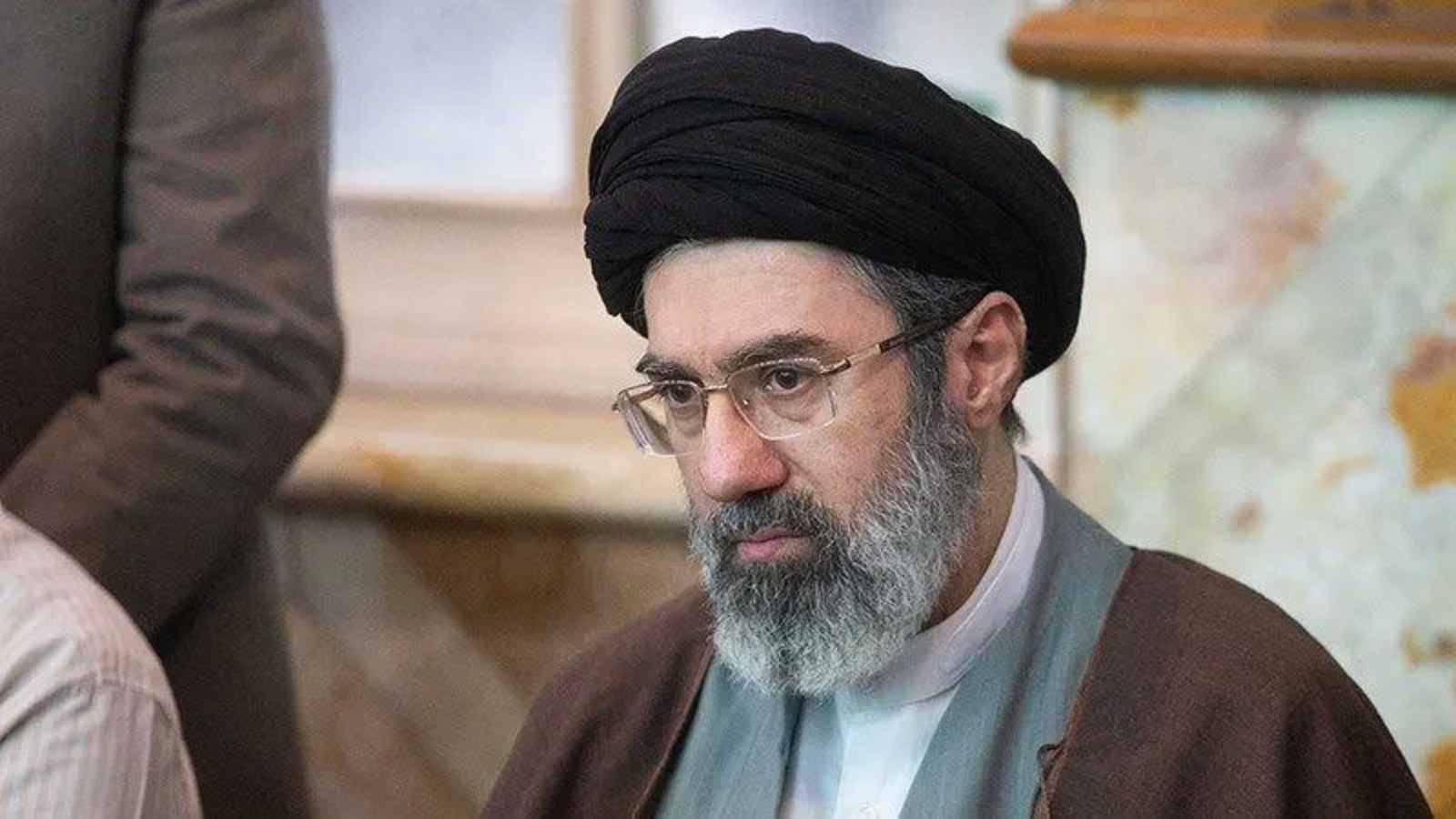 خامنئي يحذر من مخطط لإضعاف إيران بعد "الهزائم العسكرية"