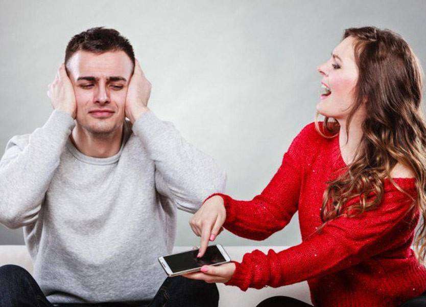 كيف تصنعين حضورك دون أن ترفعي صوتك؟