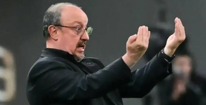 بينيتيز يفتح الباب أمام تدريب ايطاليا