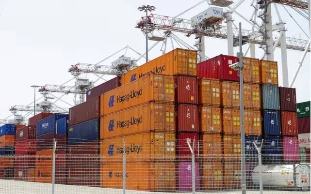 العجز التجاري للمغرب يرتفع 18.4% خلال أربعة أشهر