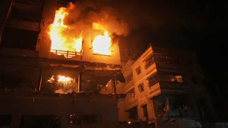 9 شهداء و15 جريحاً في غارات إسرائيلية استهدفت شققاً سكنية في غزة