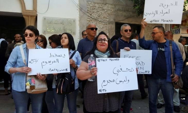 الصحافي التونسي مراد الزغيدي يضرب عن الطعام داخل السجن وعائلته تتضامن معه
