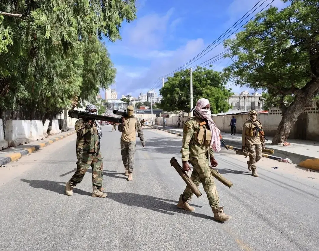 اشتباكات عنيفة تهز مقديشو قبل احتجاجات ضد الرئيس الصومالي