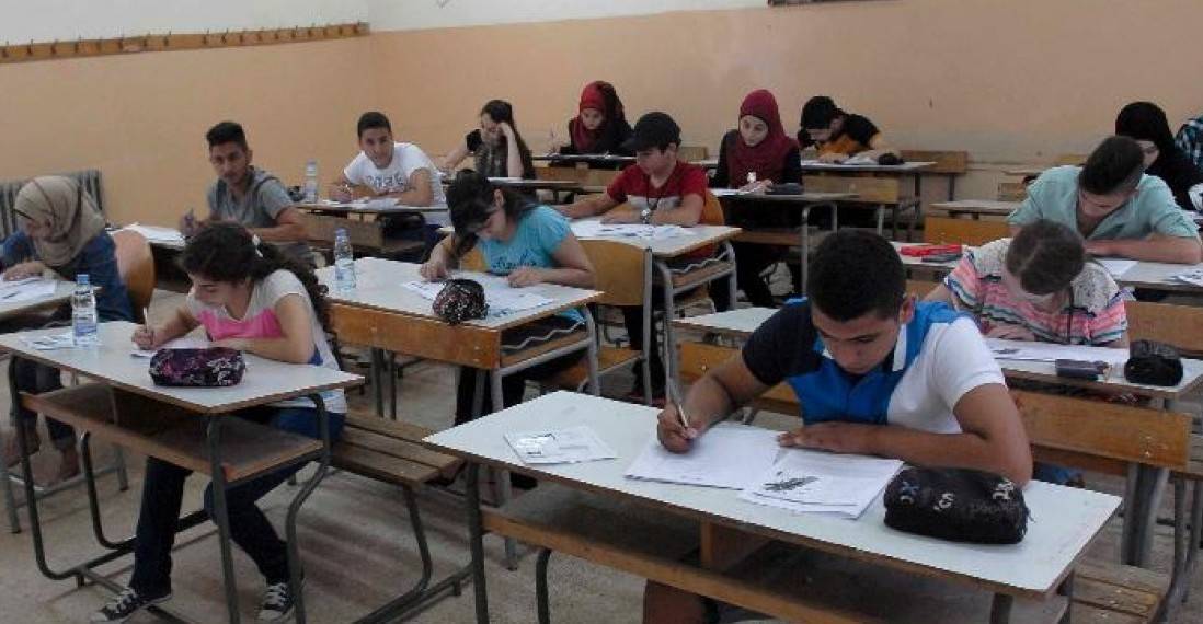 الامتحانات الرسمية بين الحكومة والمجلس
