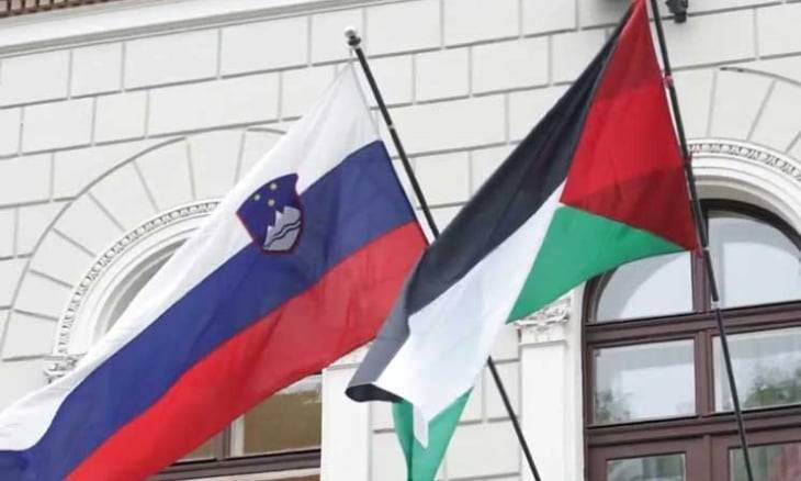 العلم الفلسطيني يرفرف على القصر الرئاسي في سلوفينيا