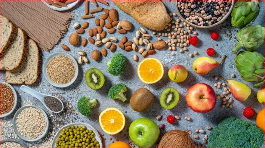 أطعمة غنية بالألياف تتفوق على التفاح