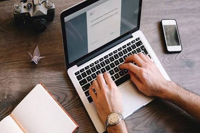العمل عن بعد... راحة للموظف ام مجرد وهم؟