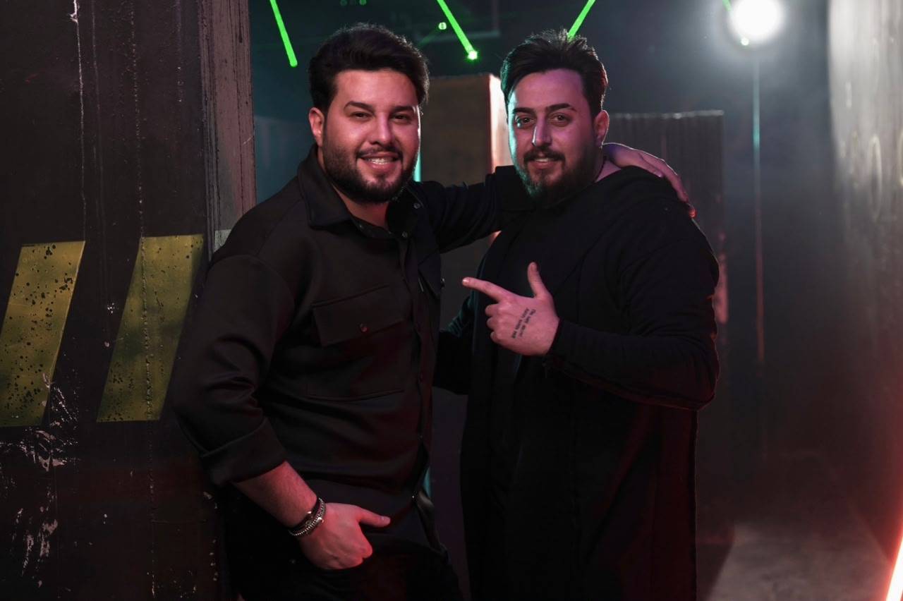 الستايلست مازن البسة يواصل بصمته الفنية في تعاون جديد مع الفنان محمد السالم