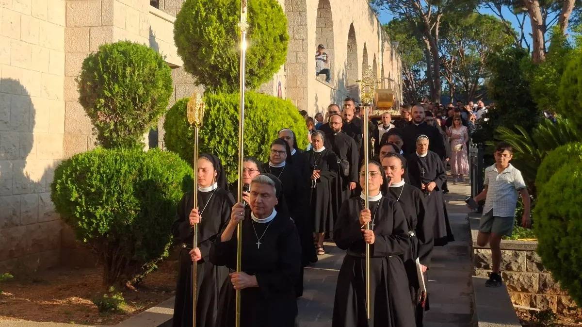 بالصور - جربتا تحتفل بمئوية إعلان القديسة رفقا على مذابح العالم