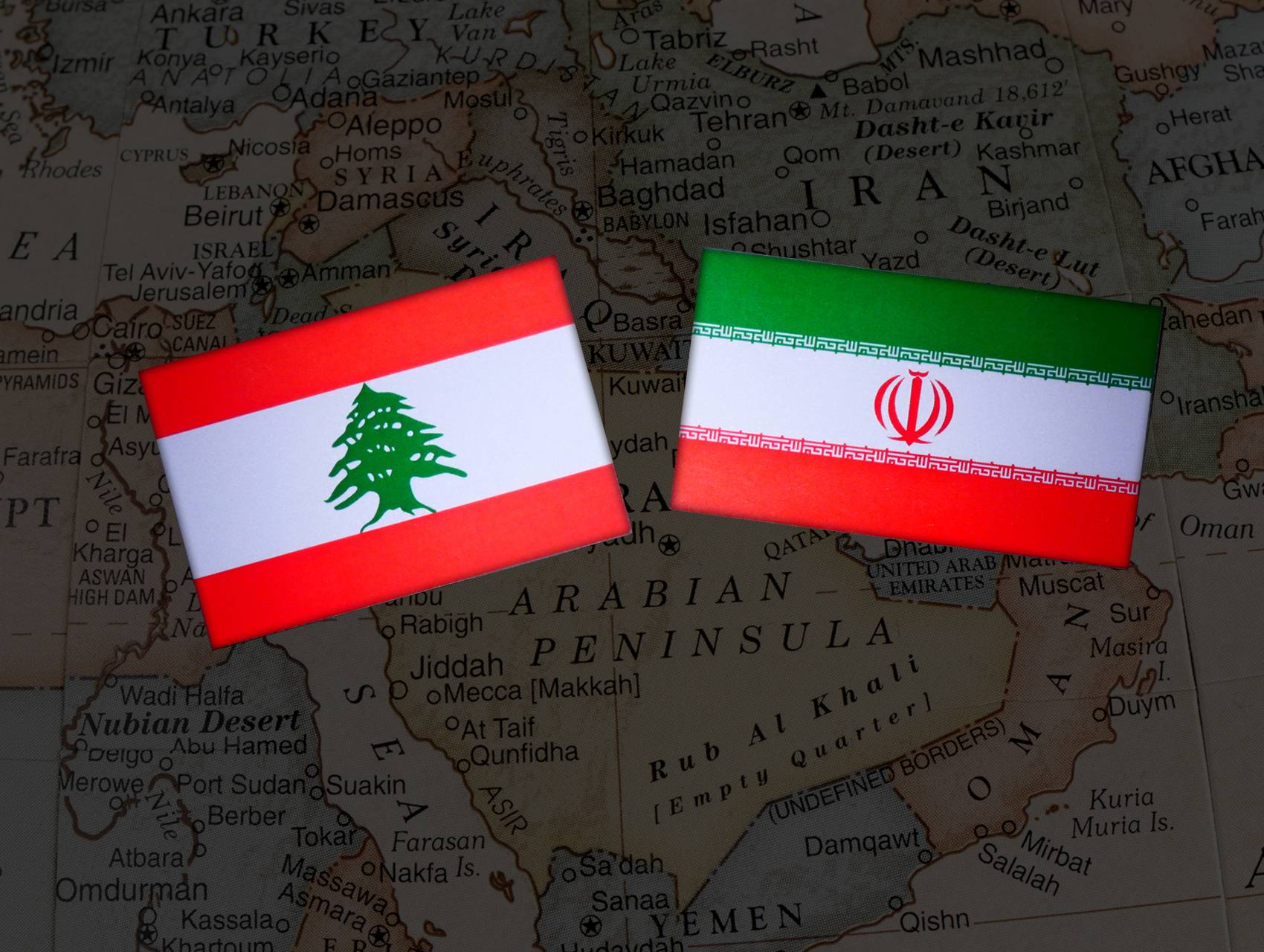 يجمعنا عدو مشترك... طهران: لسنا وكلاء عن لبنان