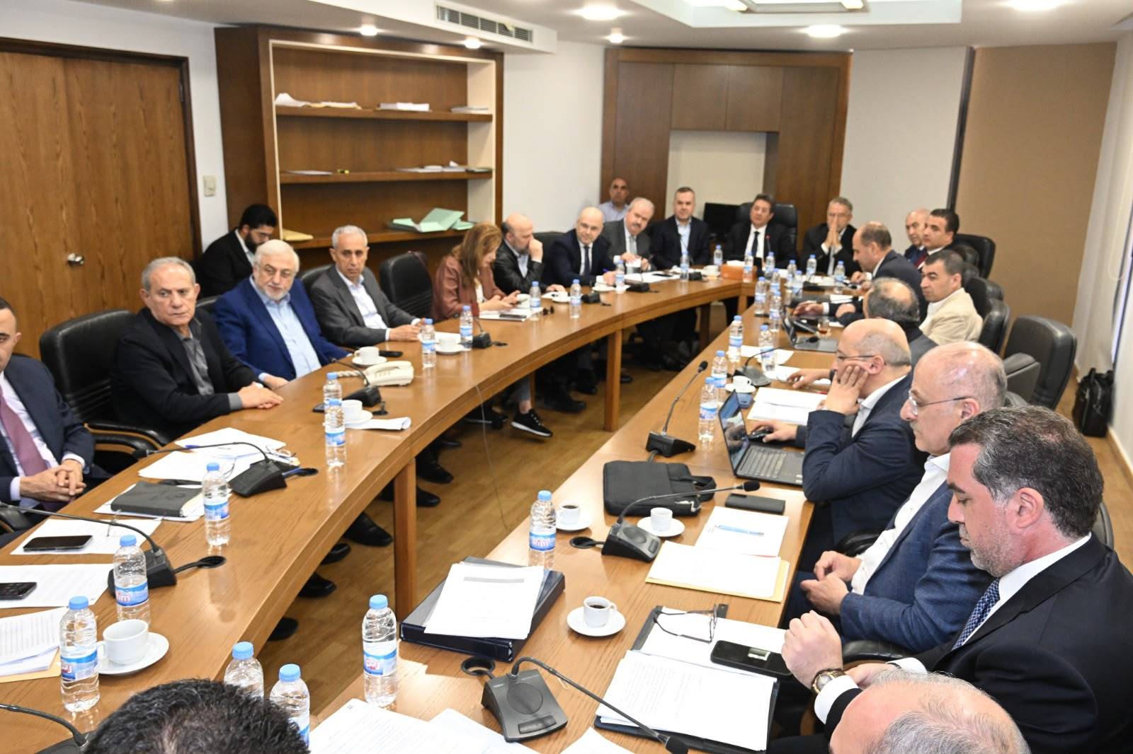 لجنة المال: إقرار 5 قوانين وزيادة حصة لبنان في البنك الأوروبي