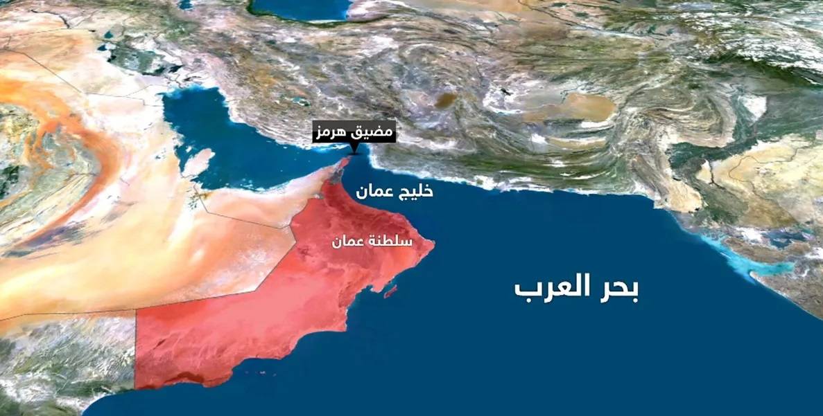 ايران: إصابة بارجة شحن بنيران أميركية في خليج عُمان