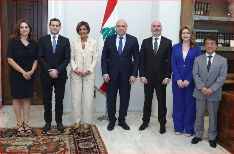 عون يطّلع على واقع إدارة النفايات