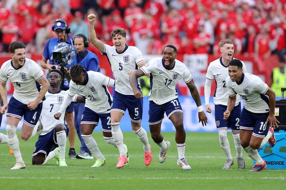 بعد السرقة... منتخب انكلترا يواجه إعصاراً مدمراً