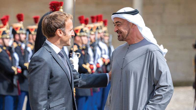 من إيفيان.. محمد بن زايد وماكرون يعززان الشراكة الإماراتية الفرنسية