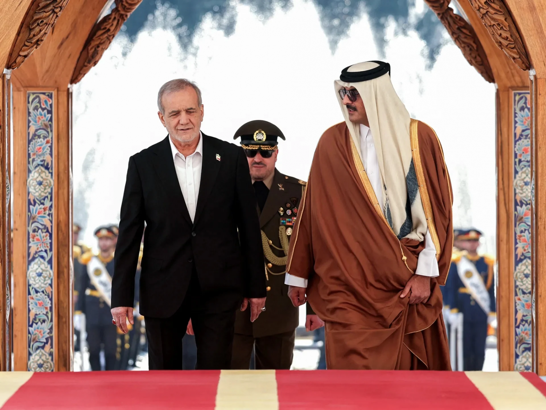 أمير قطر لبزشكيان: الظروف الحالية فرصة لتعزيز العلاقة الاستراتيجية بين البلدين
