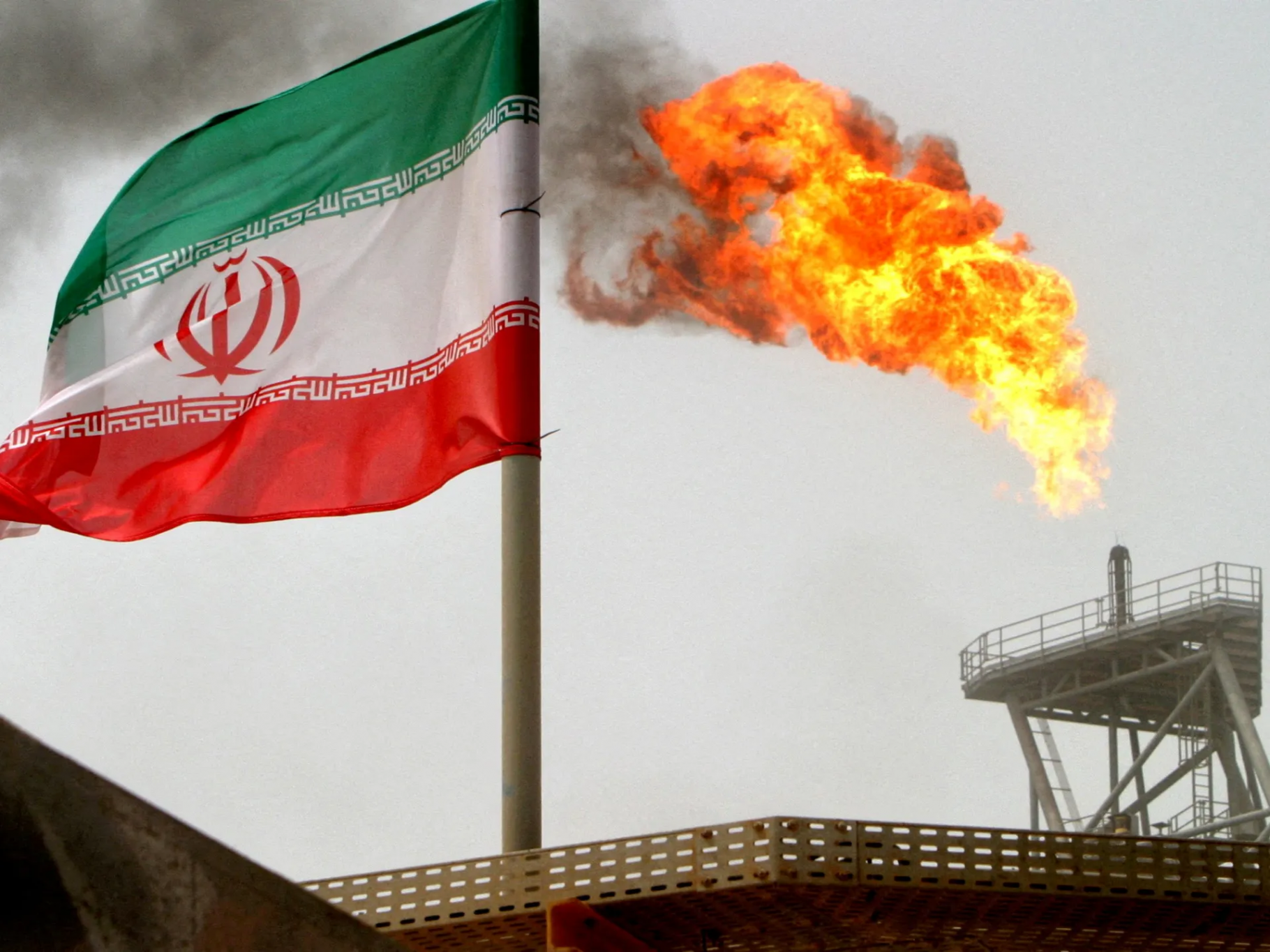 وول ستريت جورنال: واشنطن ستسمح لطهران ببيع النفط فور توقيع الإتفاق