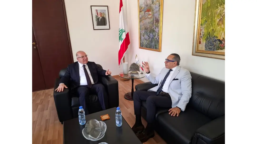 حيدر يستقبل السفير المصري: تعاون مشترك وتنظيم سوق العمل محور البحث