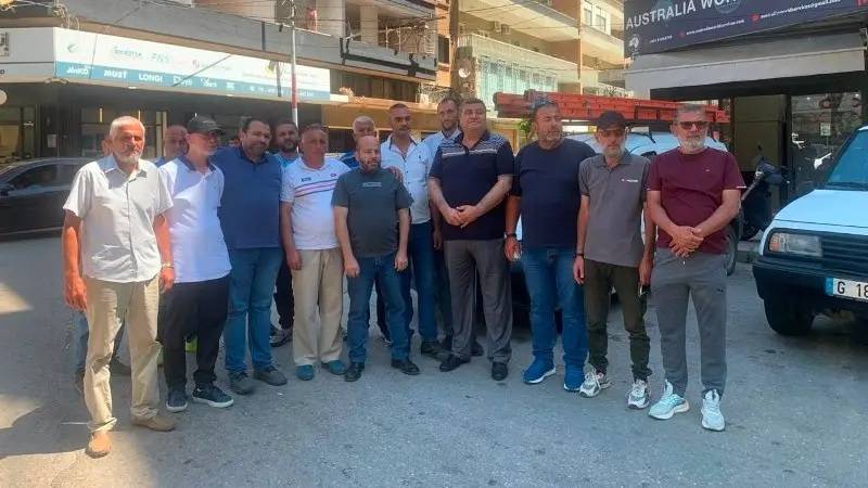 اعتصام لعمال مصروفين من شركة BUS في طرابلس