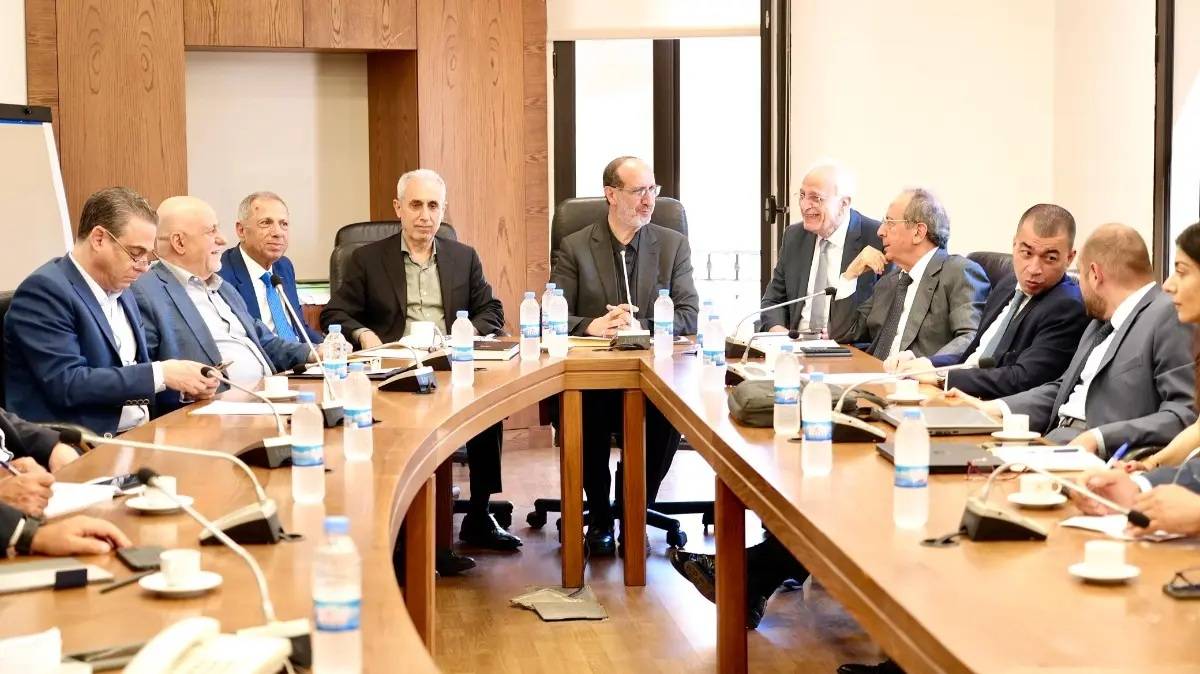 لجنة الإعلام والاتصالات تبحث تلزيم إدارة وتشغيل شركتي “ألفا” و“تاتش”