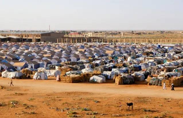 السودان.. إصابات بين المدنيين وتحذيرات من مجاعة وشيكة