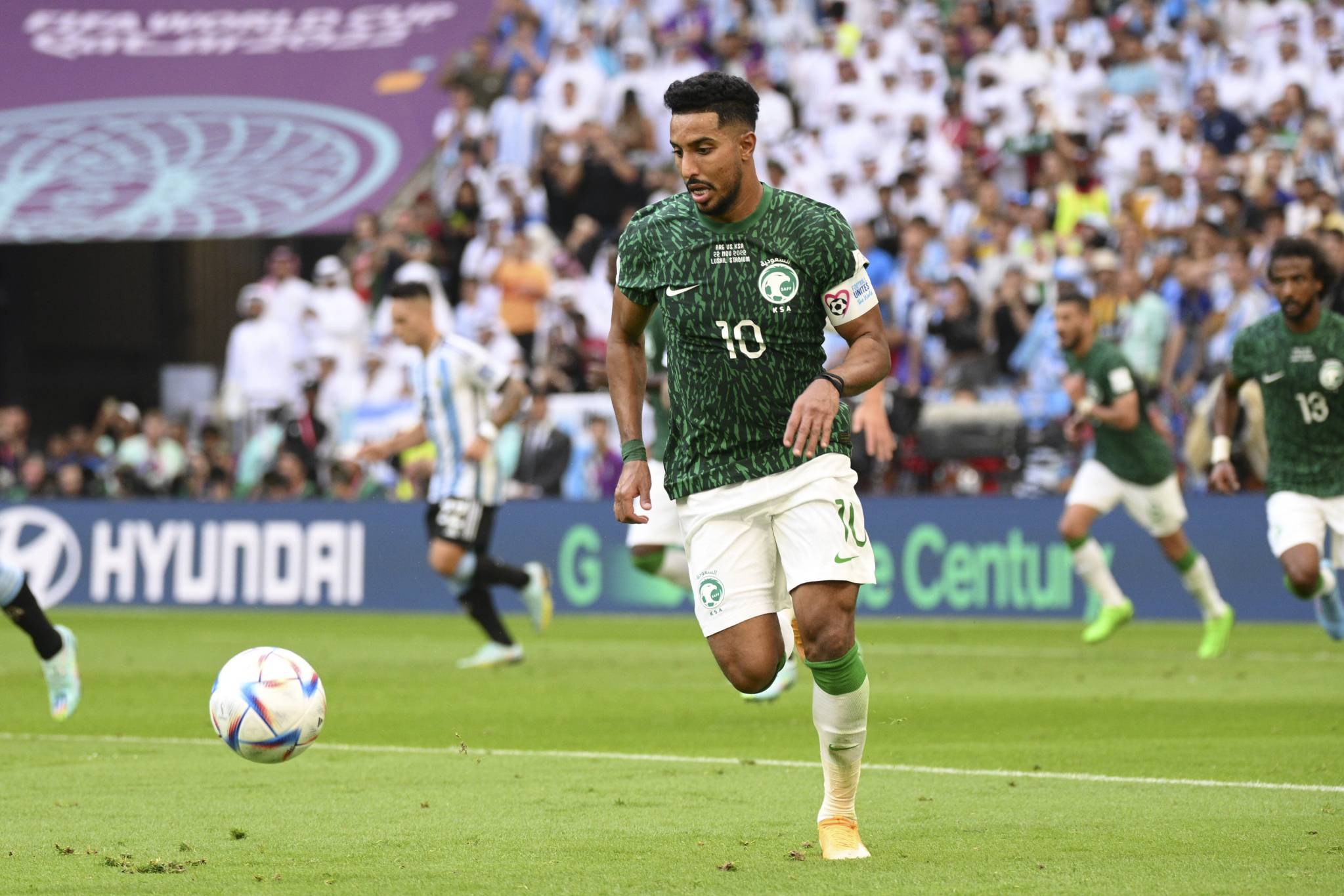 جماهير الأخضر تهاجم سالم الدوسري بعد رباعية إسبانيا