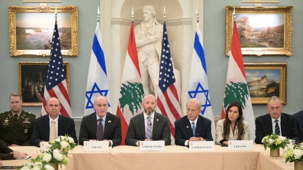المفاوضات اللبنانية الإسرائيلية في يومها الثاني.. الانسحاب وترتيبات الجنوب في صلب النقاش