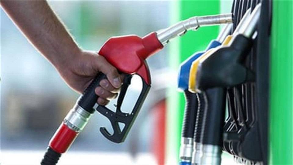 انخفاض في سعري البنزين والمازوت... ماذا عن الغاز؟