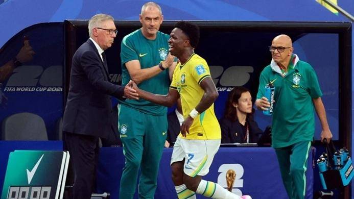 من مدريد إلى المونديال.. قصة التحالف بين أنشيلوتي وفينيسيوس