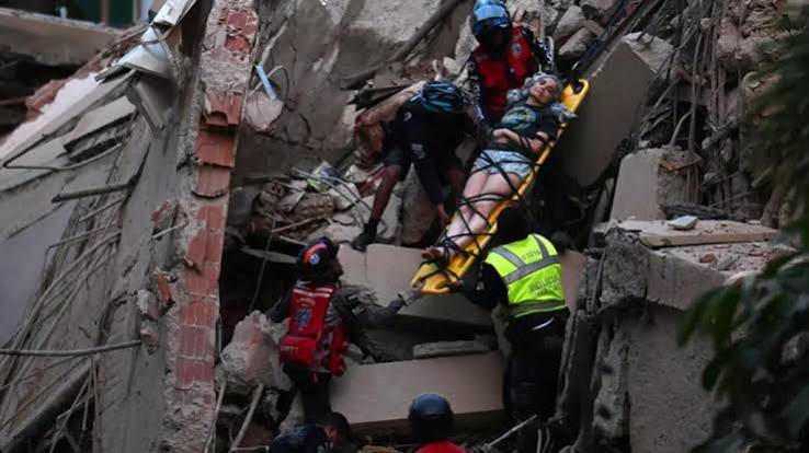 زلزال مدمر يهز فنزويلا... انهيارات في كاراكاس وإعلان حالة الطوارئ