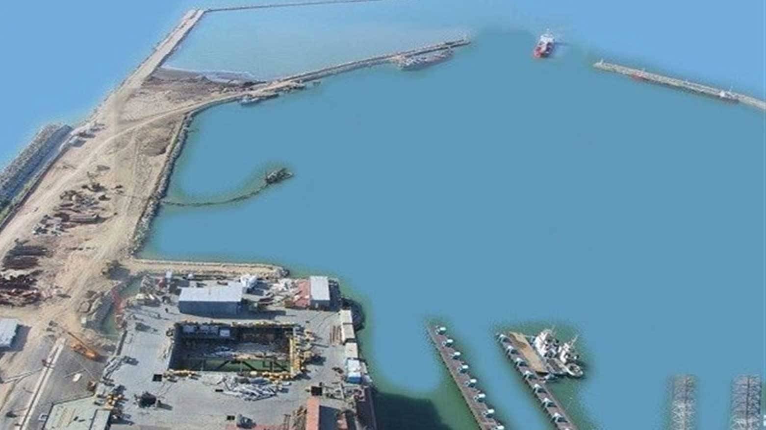 إيران تنفي احتراق سفينة لنقل السيارات قبالة جزيرة قشم