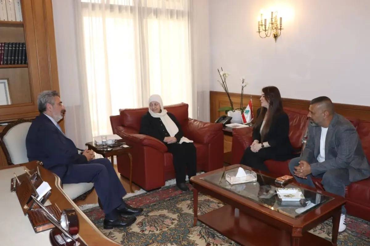 الحريري تبحث أوضاع الجنوب وملف النازحين
