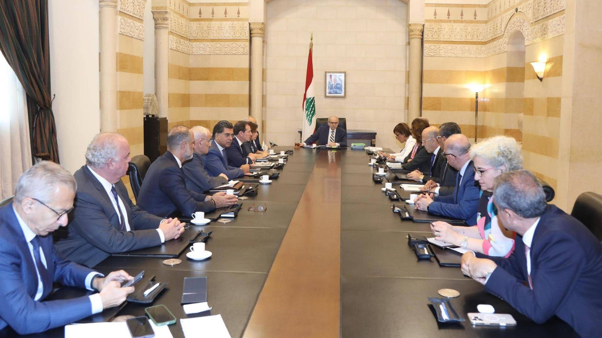 مجلس الوزراء يعلّق العمل بمرسوم الرسوم الجمركية