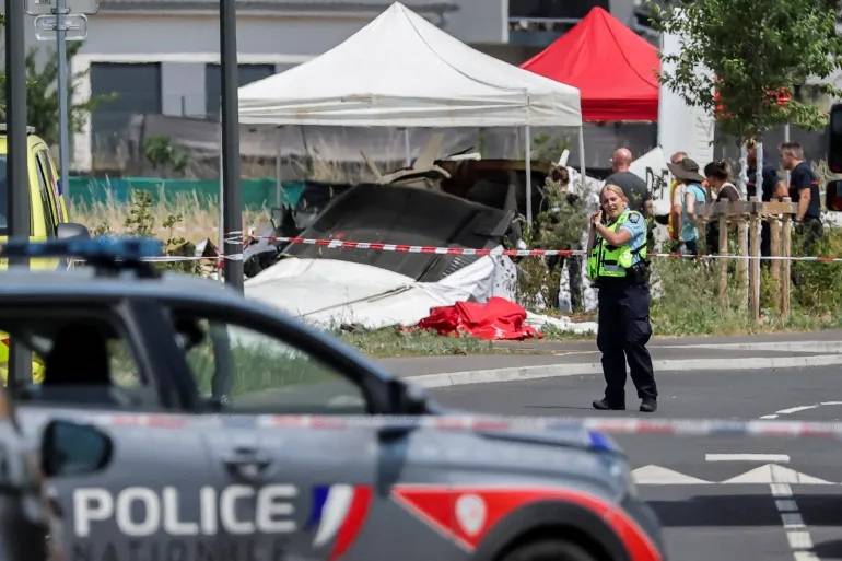 تحطم طائرة في فرنسا يودي بحياة 11 شخصًا
