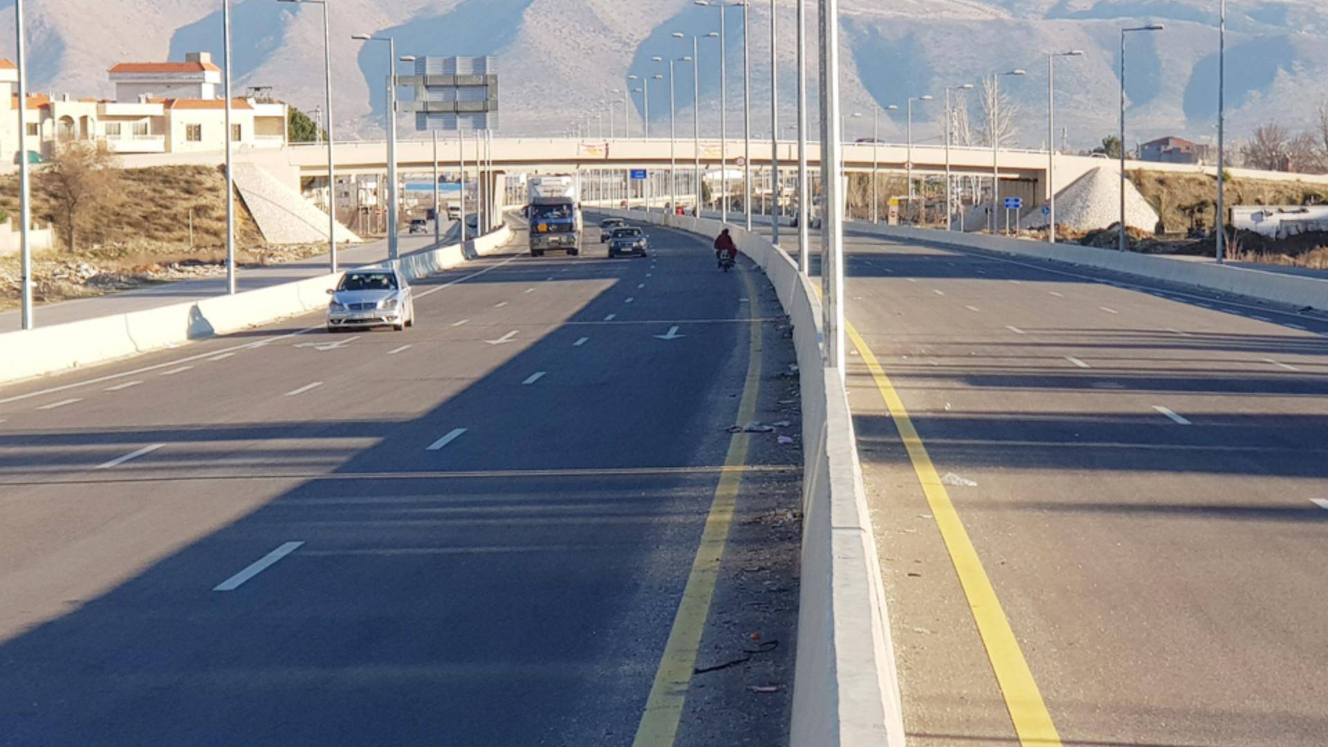 تحريك مشروع الأوتوستراد العربي... وتحويل اعتماد بـ7.7 ملايين دولار!