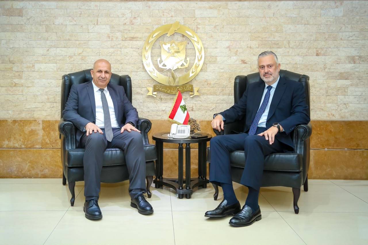بحث سبل تعزيز جهوزية الدفاع المدني خلال لقاء خريش وحبيش